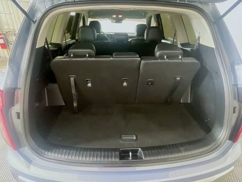 Used 2024 Kia Telluride LX FWD image 27