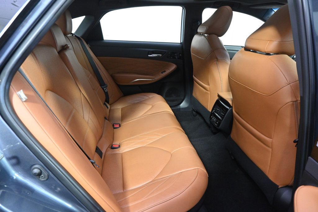 Used 2020 Toyota Avalon Limited w/ Advanced Safety Package FWD image 18