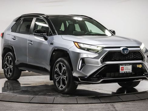 Certified 2022 Toyota RAV4 XSE w/ Weather Package AWD/4WD image 6