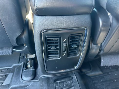 Used 2021 Jeep Grand Cherokee Laredo image 11