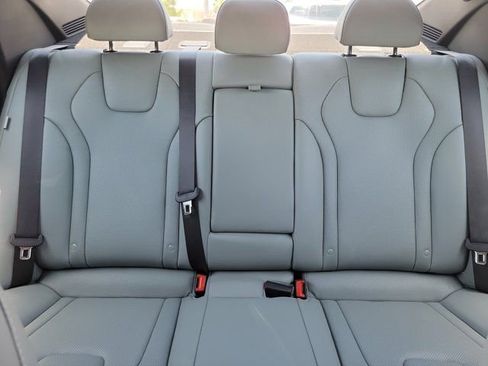 Used 2025 Hyundai Elantra Limited image 31