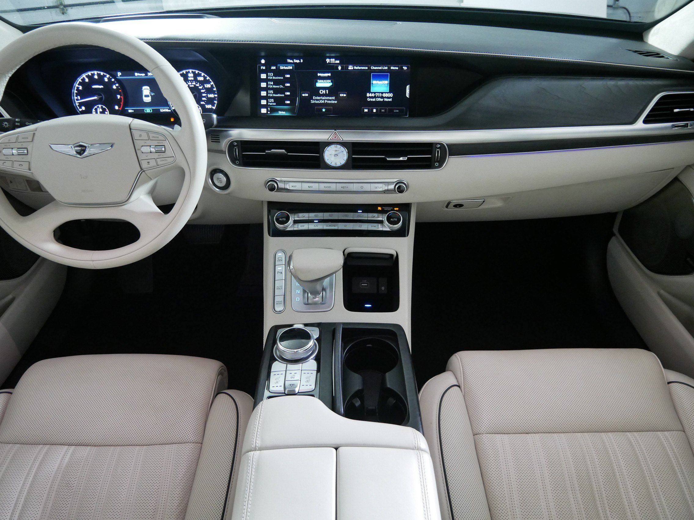 Used 2022 Genesis G90 3.3T Premium AWD/4WD image 10
