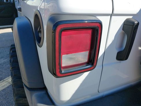 Used 2022 Jeep Wrangler Sport S w/ Sun And Sound Package image 35