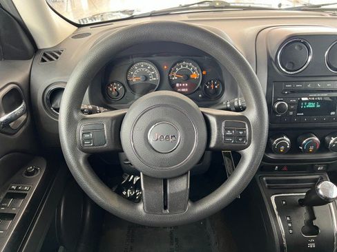 Used 2016 Jeep Patriot Sport w/ Power Value Group FWD image 17