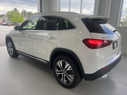 Certified 2025 Mercedes-Benz GLA 250 image 11