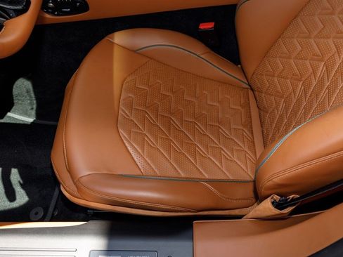 Used 2025 Aston Martin Vanquish RWD image 23