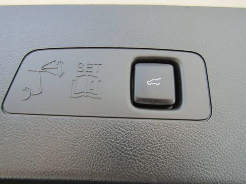 Used 2023 Lincoln Corsair AWD w/ Equipment Group 101A image 25