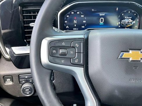 Used 2025 Chevrolet Silverado 2500 LT w/ Convenience Package image 12