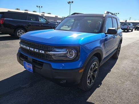 New 2025 Ford Bronco Sport Outer Banks image 4