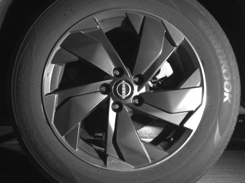 Used 2025 Nissan Rogue SV image 14