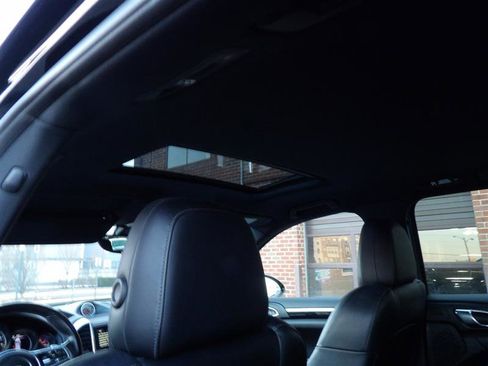 Used 2016 Porsche Cayenne image 20