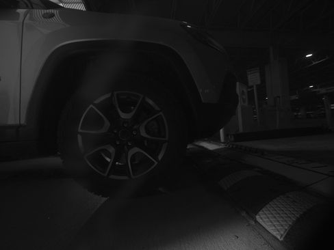Used 2025 Jeep Compass Trailhawk AWD/4WD image 12