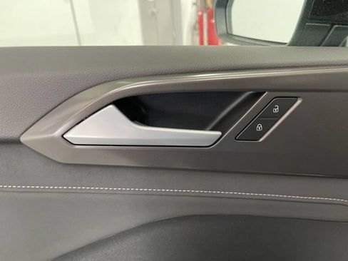 New 2026 Volkswagen Taos SE AWD/4WD image 24