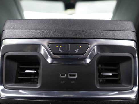 Used 2025 GMC Sierra 3500 Denali Ultimate image 12