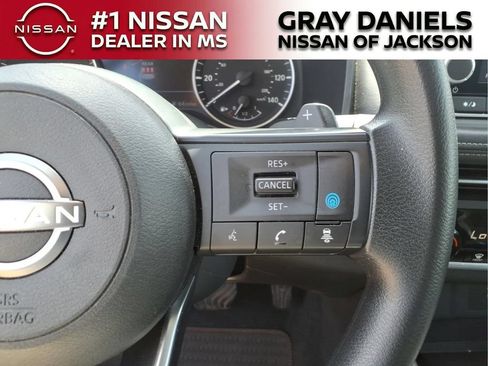 Used 2024 Nissan Rogue SV AWD/4WD image 15