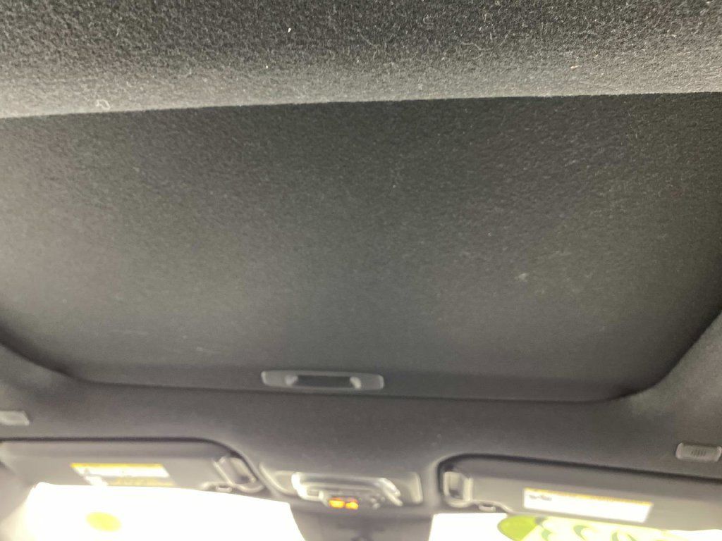 Used 2023 Toyota Corolla Cross AWD Hybrid w/ Moonroof Package image 14