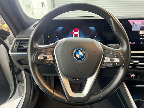 Used 2024 BMW i4 xDrive40i w/ Premium Package image 11