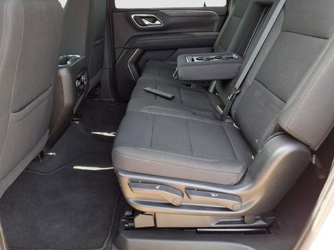 Used 2021 Chevrolet Suburban LS image 23