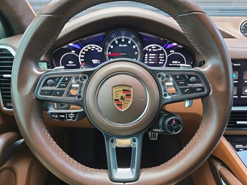 Certified 2023 Porsche Cayenne Turbo AWD/4WD image 9
