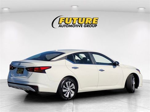 Certified 2025 Nissan Altima 2.5 S image 4