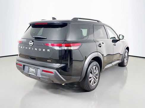 Used 2025 Nissan Pathfinder SV AWD/4WD image 13