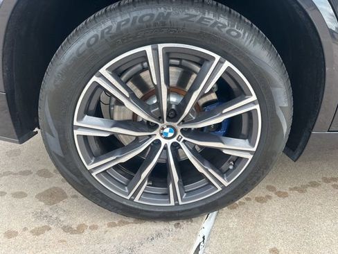 Used 2019 BMW X5 xDrive50i w/ M Sport Package image 10