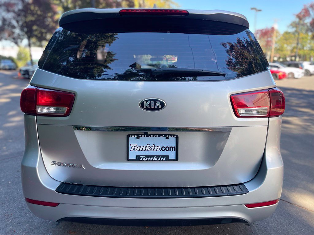Used 2017 Kia Sedona L FWD image 5
