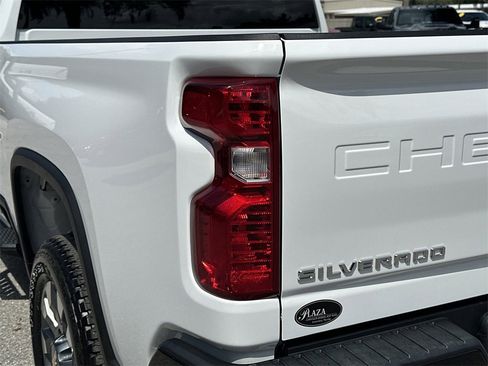 Used 2024 Chevrolet Silverado 2500 Custom w/ Custom Value Package image 7