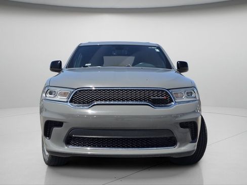 Used 2023 Dodge Durango SXT AWD/4WD image 3