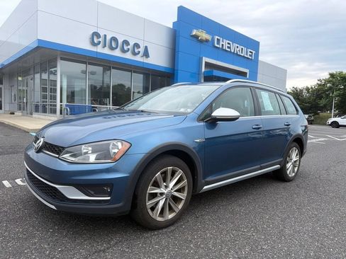Used 2017 Volkswagen Golf Alltrack S AWD/4WD image 1