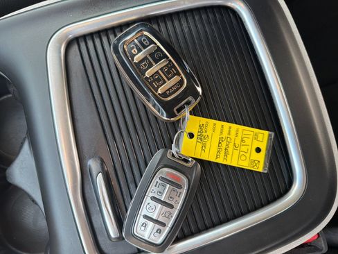 Used 2021 Chrysler Pacifica Touring-L FWD image 30