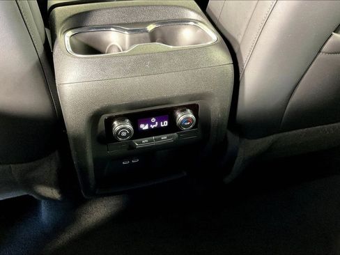 Used 2024 GMC Acadia Elevation image 33