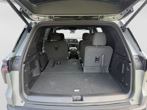 New 2026 Chevrolet Traverse LT FWD image 17