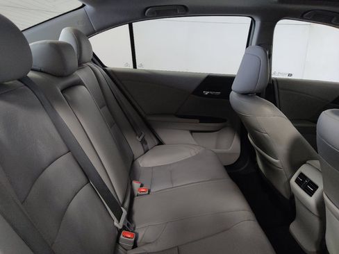 Used 2017 Honda Accord EX-L image 19