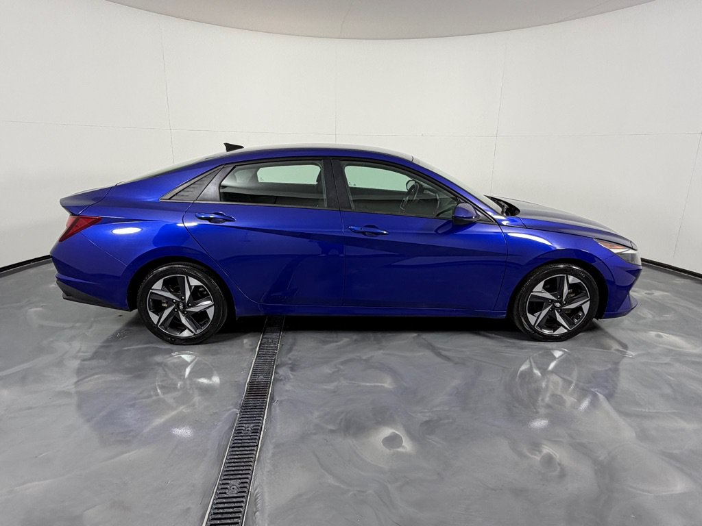 Used 2023 Hyundai Elantra SEL w/ Convenience Package FWD image 5