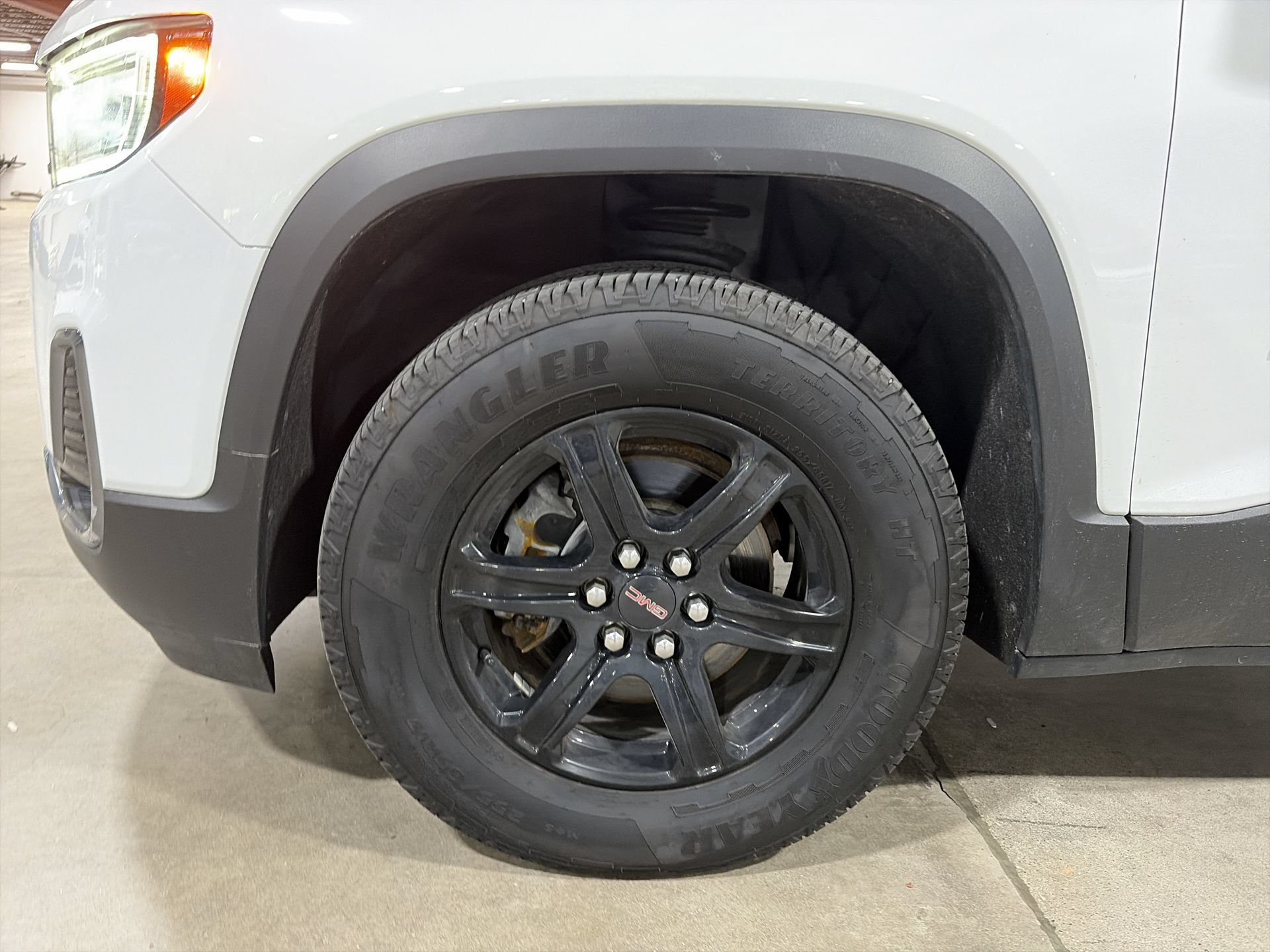 Used 2023 GMC Acadia AT4 w/ LPO, Floor Liner Package AWD/4WD image 34