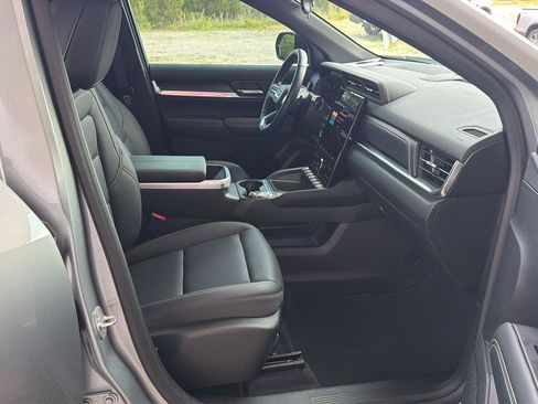 Used 2025 GMC Terrain Elevation w/ Elevation Premium Package AWD/4WD image 13