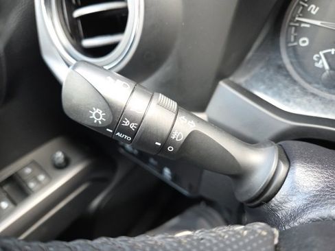 Used 2021 Toyota Tacoma TRD Off-Road image 52