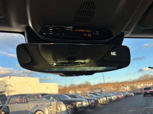 Used 2018 Volvo XC60 T6 Momentum w/ Advanced Package image 27