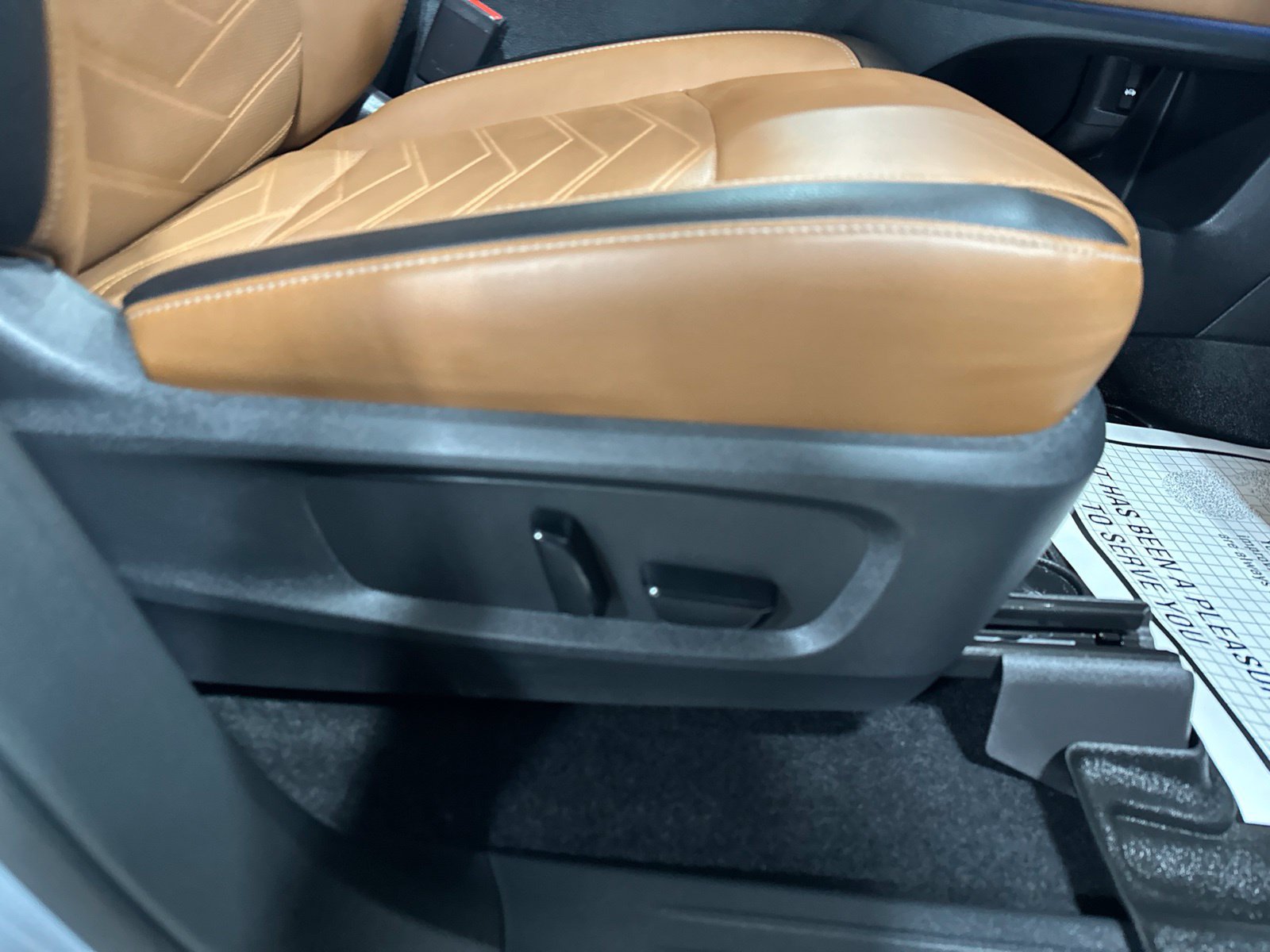Used 2022 Nissan Pathfinder Platinum w/ Cargo Package AWD/4WD image 39