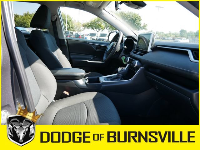 Used 2025 Toyota RAV4 LE AWD/4WD image 13