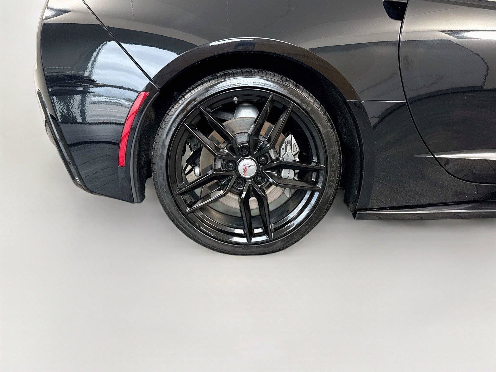 Used 2019 Chevrolet Corvette Stingray Coupe w/ Carbon Flash Badge Package RWD image 15