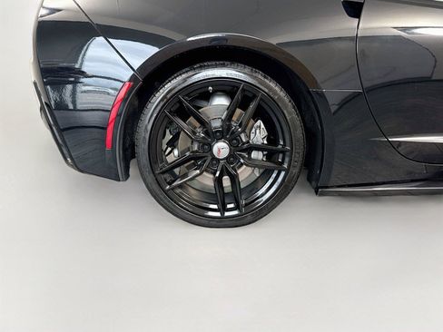 Used 2019 Chevrolet Corvette Stingray Coupe w/ Carbon Flash Badge Package RWD image 15