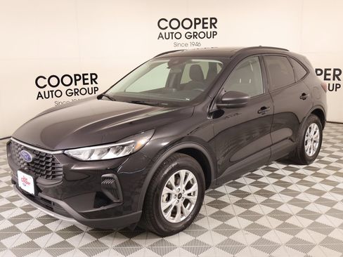 Used 2025 Ford Escape Active FWD image 9
