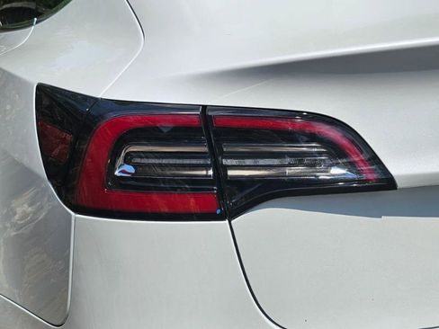 Used 2019 Tesla Model 3 image 27