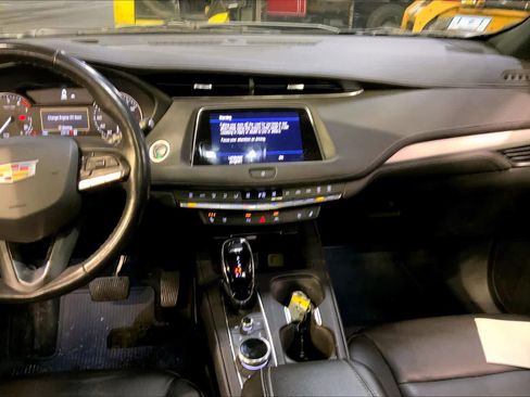 Used 2023 Cadillac XT4 Premium Luxury image 6