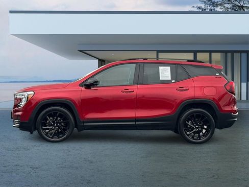Used 2023 GMC Terrain SLE w/ Driver Convenience Package image 7