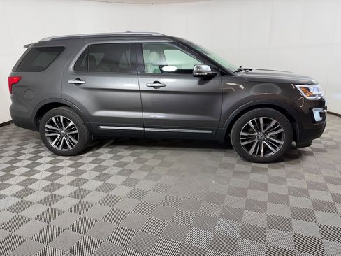 Used 2016 Ford Explorer Platinum image 8