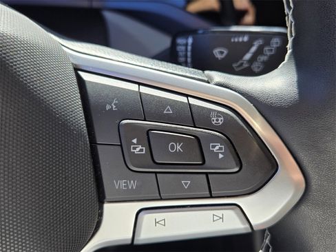 Used 2022 Volkswagen Taos SE w/ Driver Assistance Package image 27