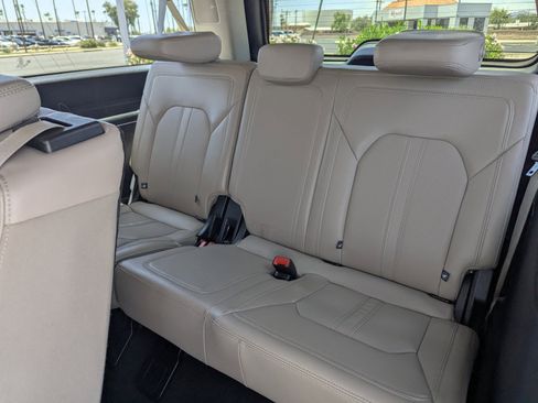 Used 2024 Ford Expedition Max Limited RWD image 9